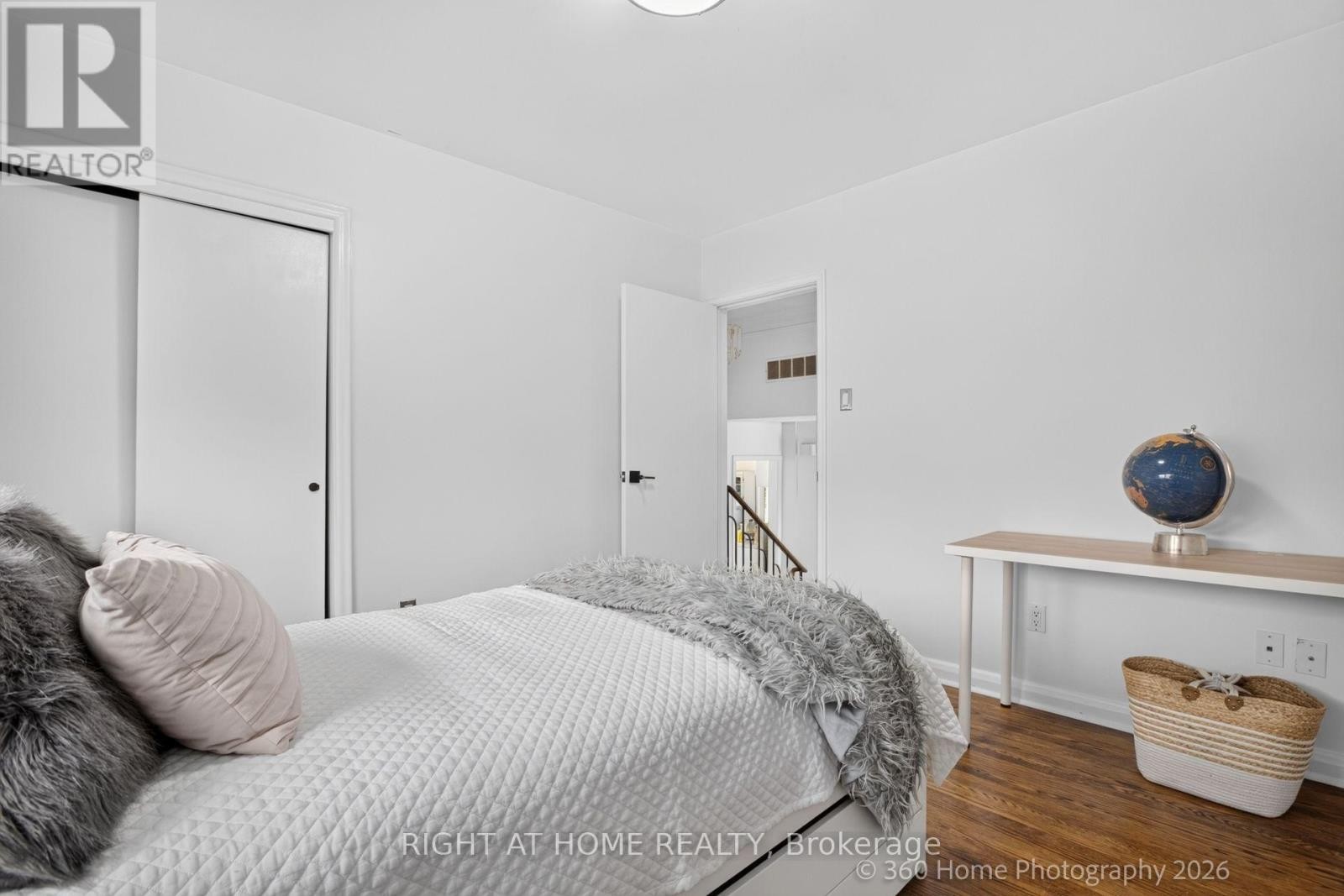 100 Perivale Crescent, Toronto, ON - Indoor Photo Showing Bedroom