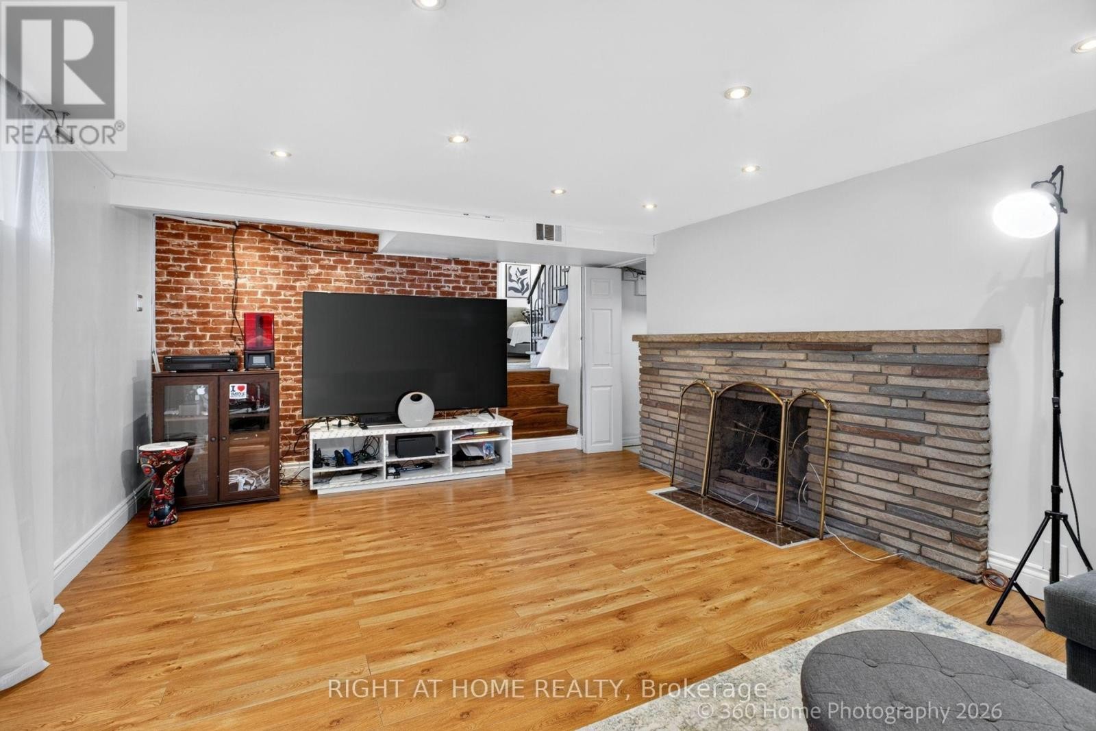 100 Perivale Crescent, Toronto, ON - Indoor Photo Showing Living Room With Fireplace