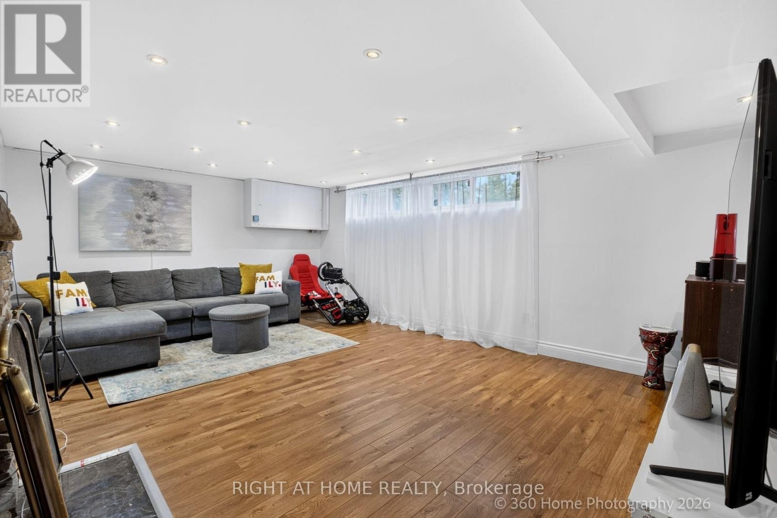 100 Perivale Crescent, Toronto, ON - Indoor