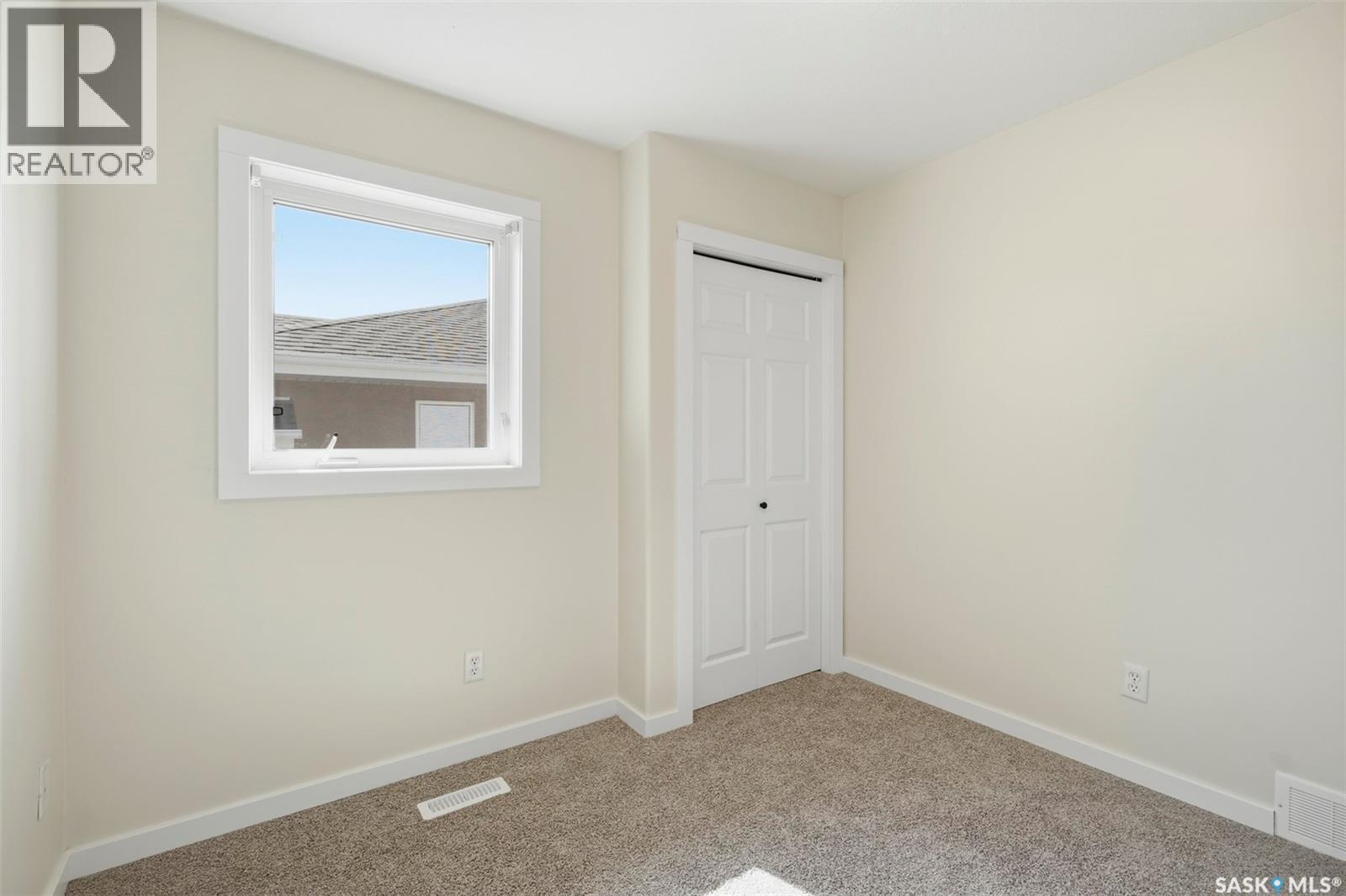 418 Greaves Crescent, Saskatoon, SK - Indoor Photo Showing Other Room