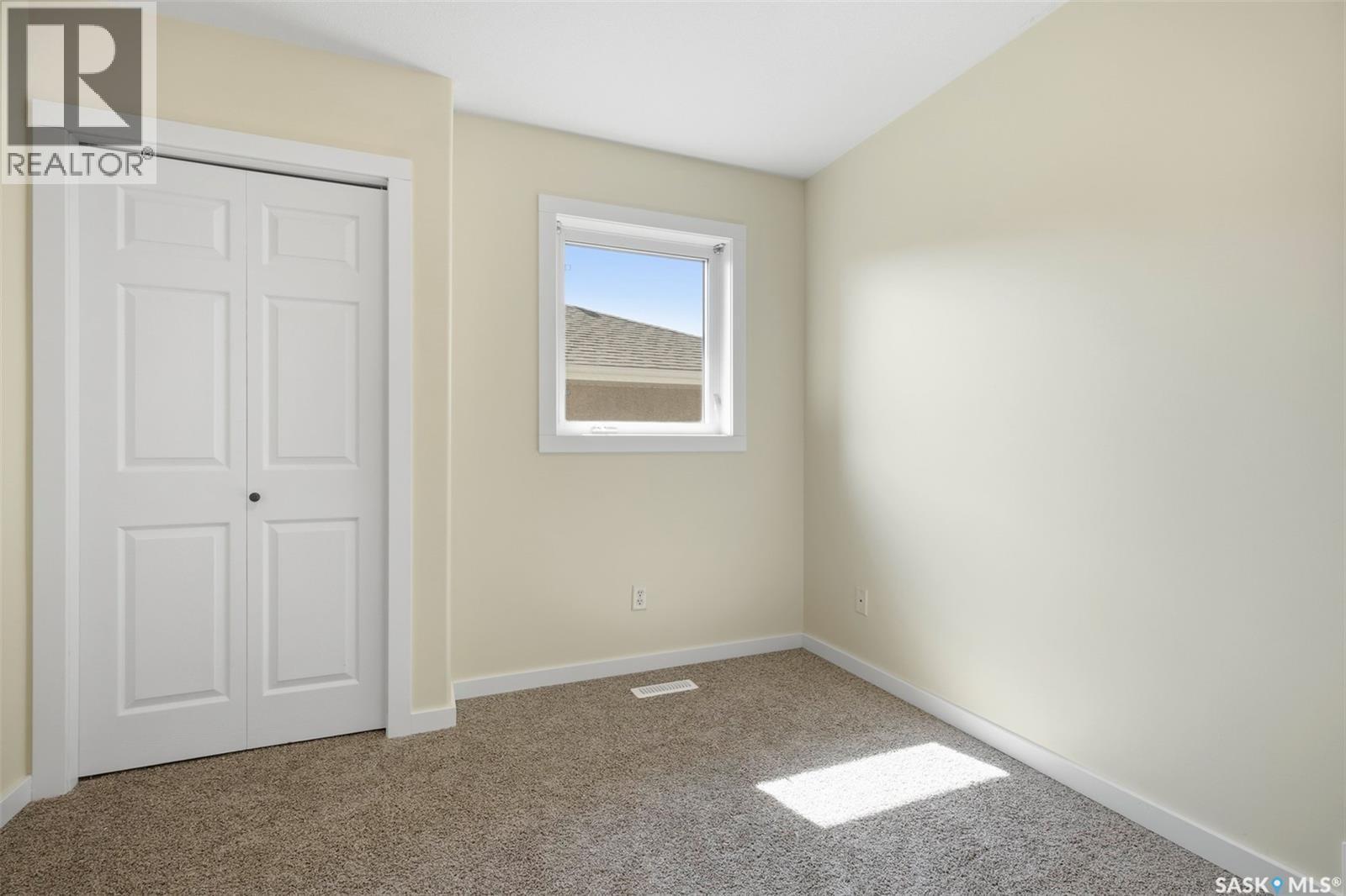 418 Greaves Crescent, Saskatoon, SK - Indoor Photo Showing Other Room