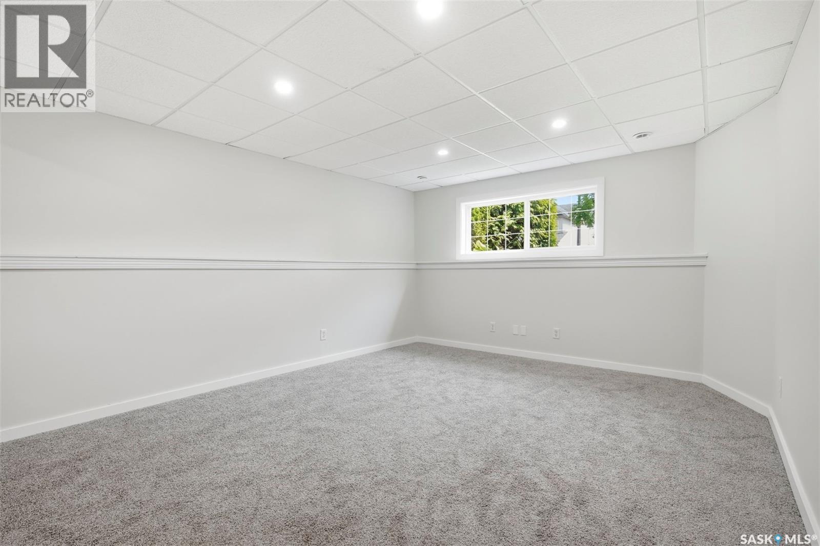 418 Greaves Crescent, Saskatoon, SK - Indoor Photo Showing Other Room