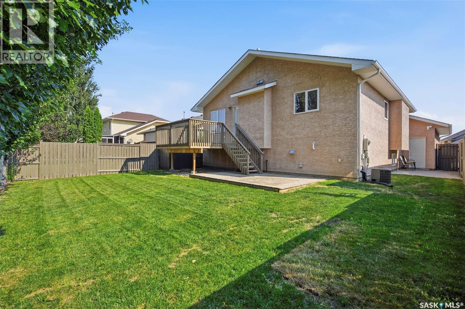 418 Greaves Crescent, Saskatoon, SK - Outdoor With Exterior