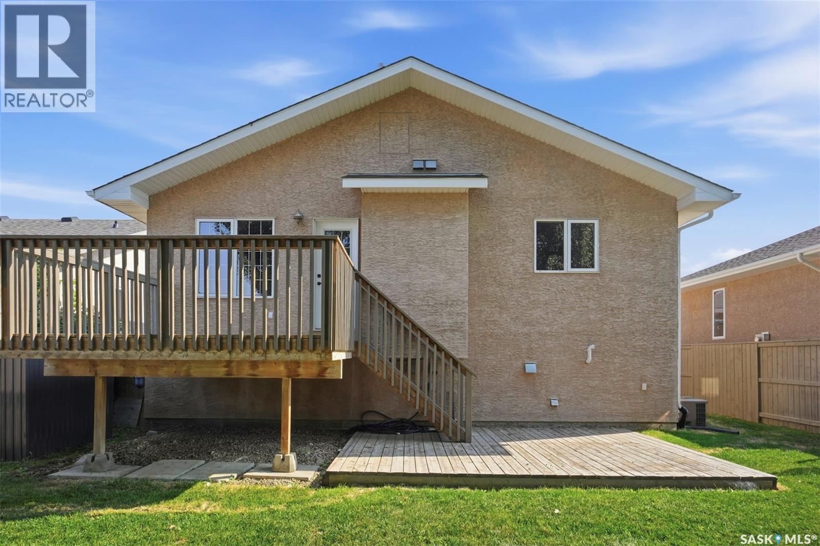 418 Greaves Crescent, Saskatoon, SK - Outdoor With Deck Patio Veranda With Exterior