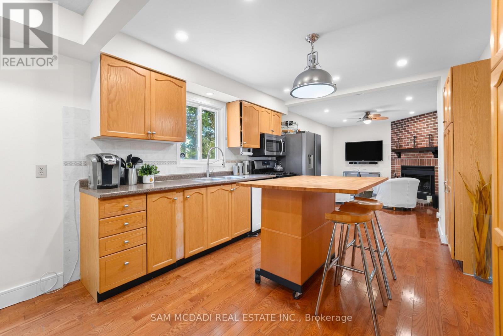 644 Sweetwater Place, Mississauga, ON - Indoor Photo Showing Kitchen