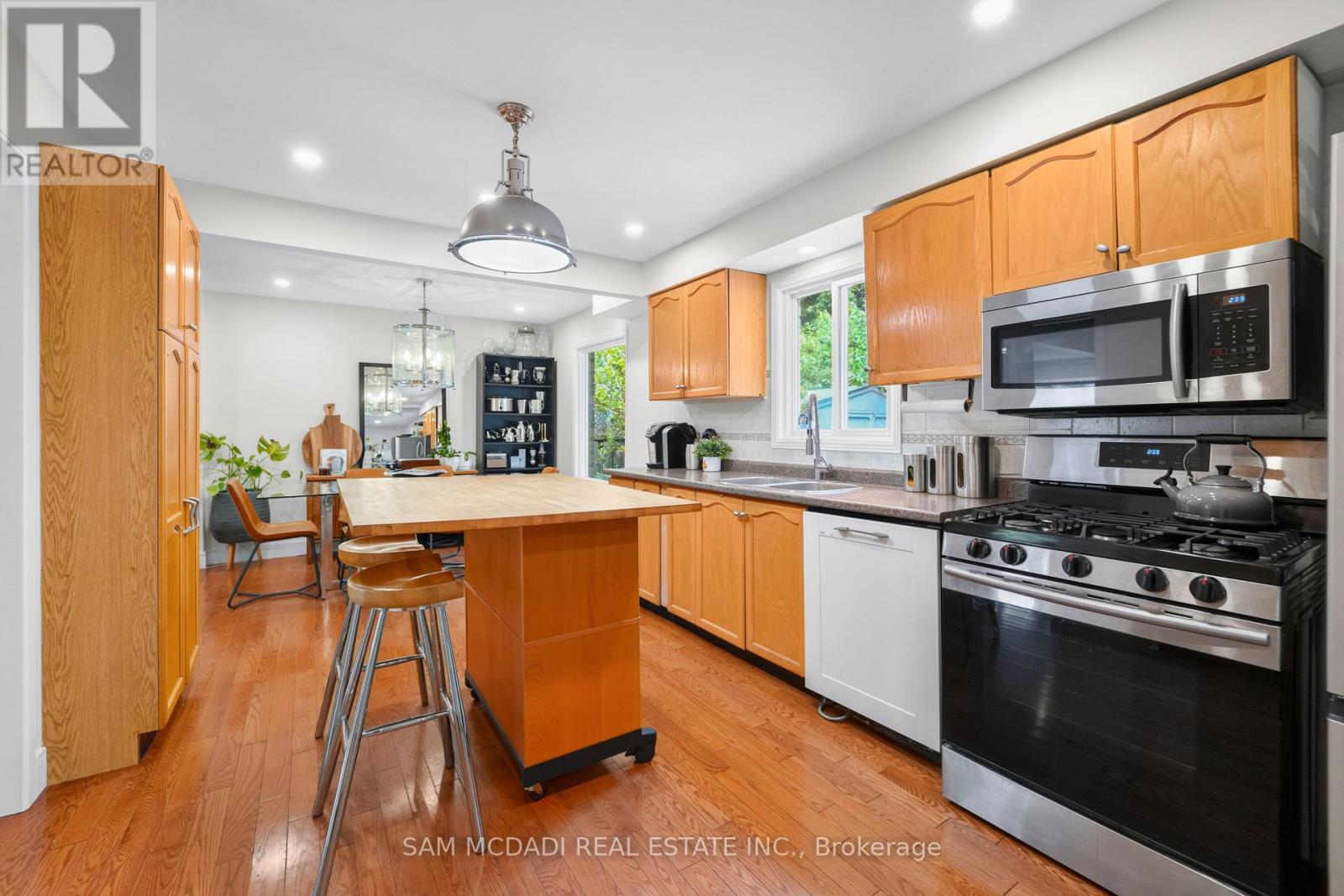 644 Sweetwater Place, Mississauga, ON - Indoor Photo Showing Kitchen