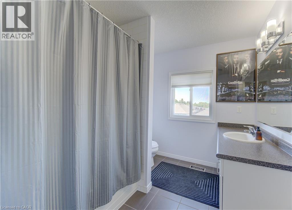 232 Cranbrook Street, Kitchener, ON - Indoor Photo Showing Bathroom