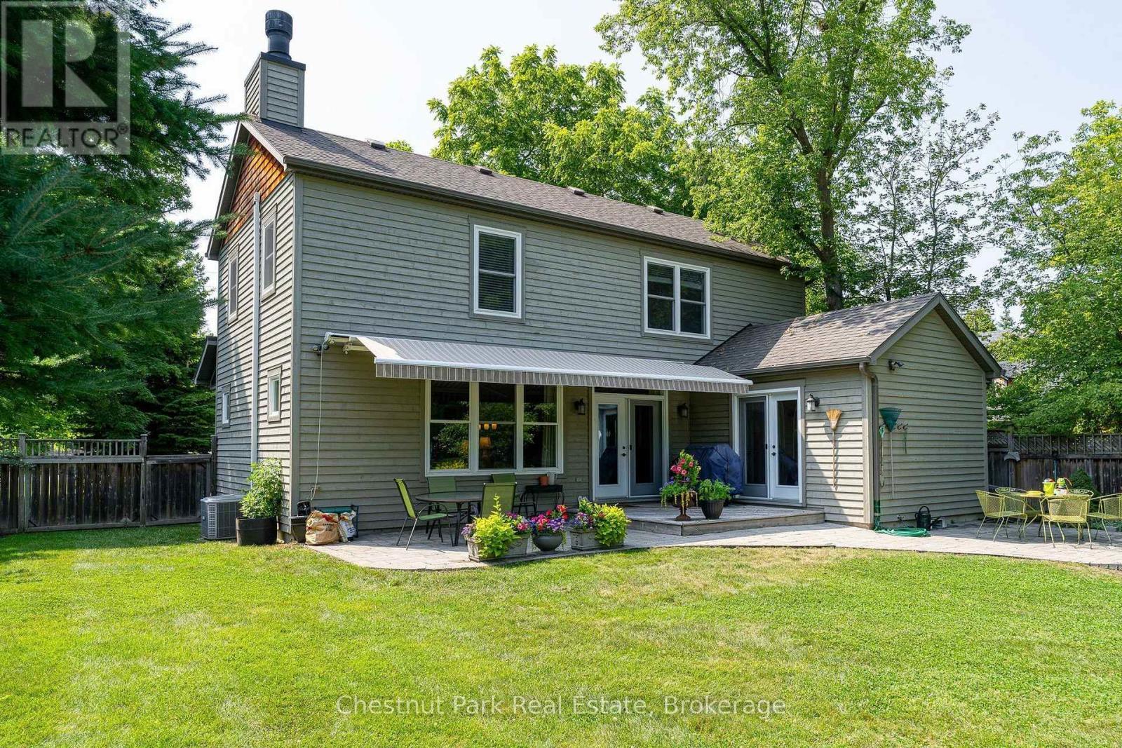 A private backyard deck and patio for entertaining - 71 Hickory Street, Collingwood, ON - Outdoor With Deck Patio Veranda