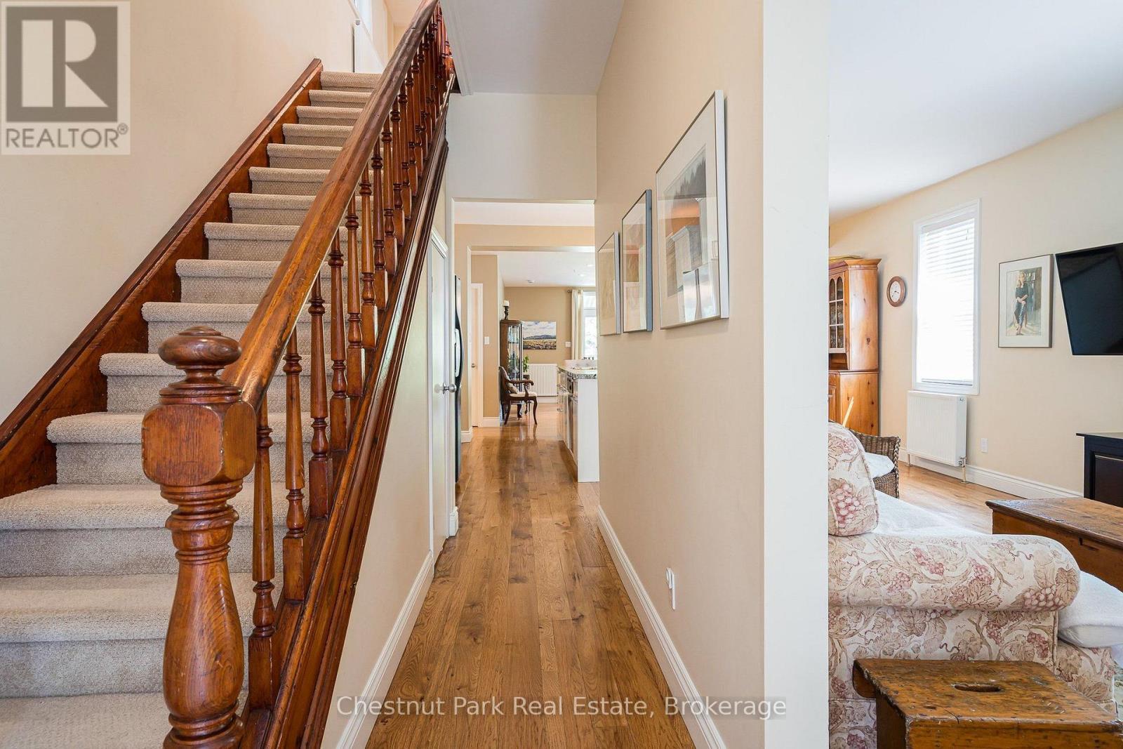 Front foyer and hallway - 71 Hickory Street, Collingwood, ON - Indoor Photo Showing Other Room