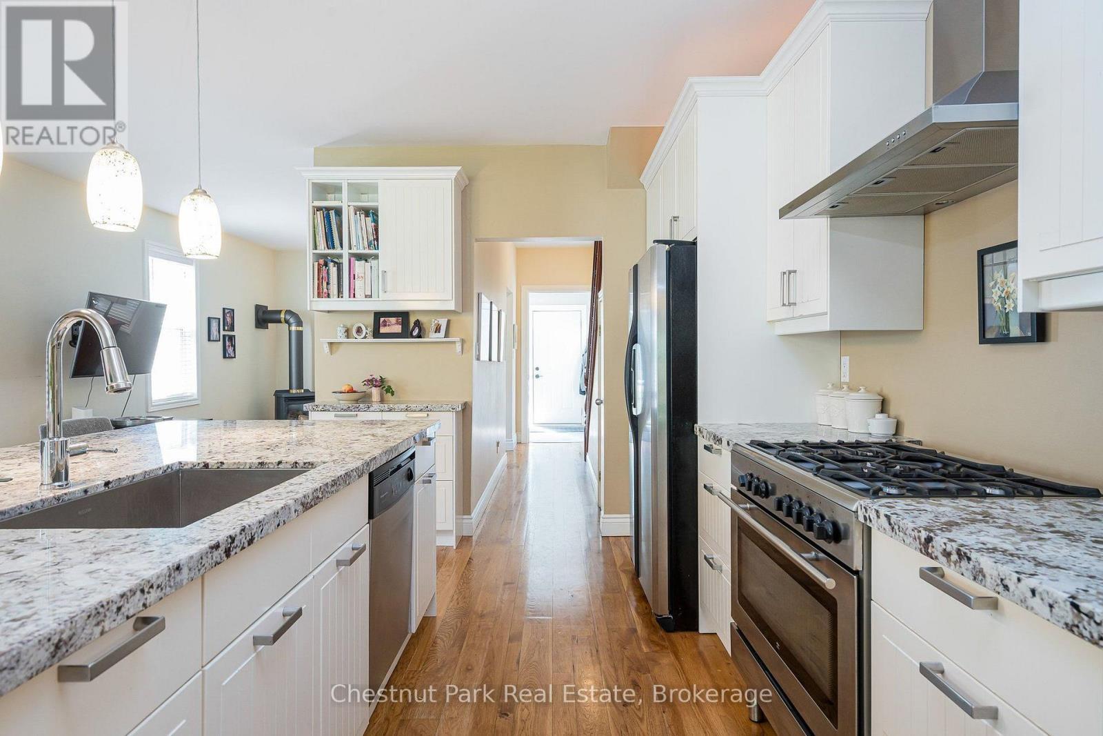 Stainless appliances in the kitchen - 71 Hickory Street, Collingwood, ON - Indoor Photo Showing Kitchen With Upgraded Kitchen