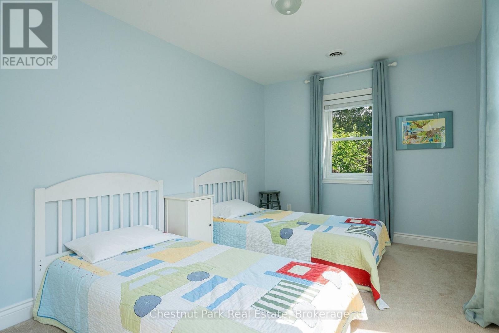 Guest bedroom at the front of the house - 71 Hickory Street, Collingwood, ON - Indoor Photo Showing Bedroom
