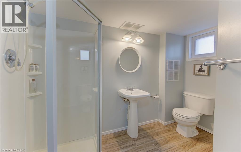 150 Union Boulevard, Kitchener, ON - Indoor Photo Showing Bathroom