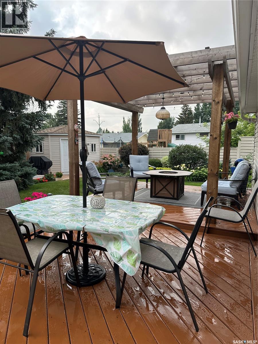 355 Sylvian Crescent, Saskatoon, SK - Outdoor With Deck Patio Veranda With Exterior