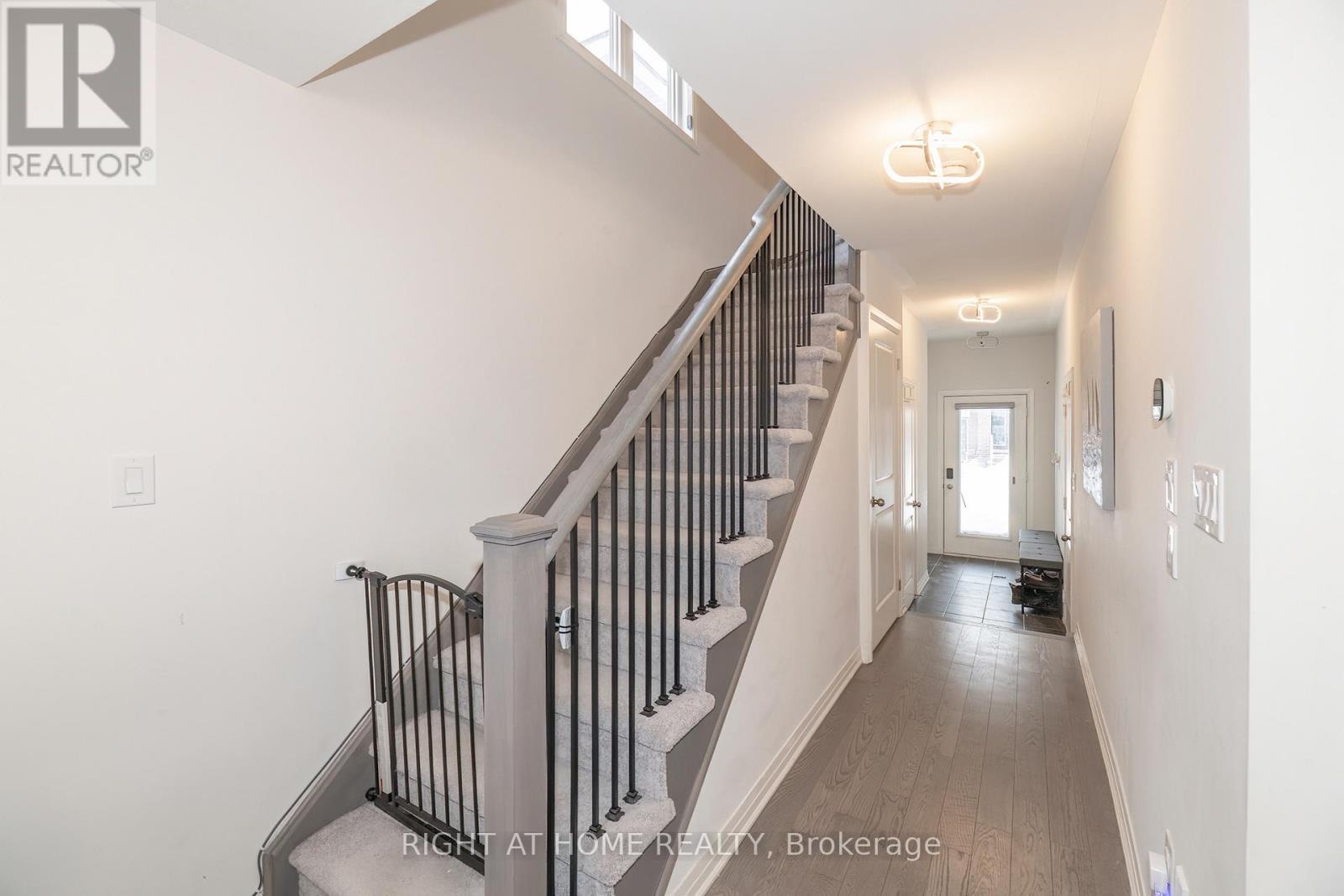30 Caspian Square, Clarington, ON - Indoor Photo Showing Other Room