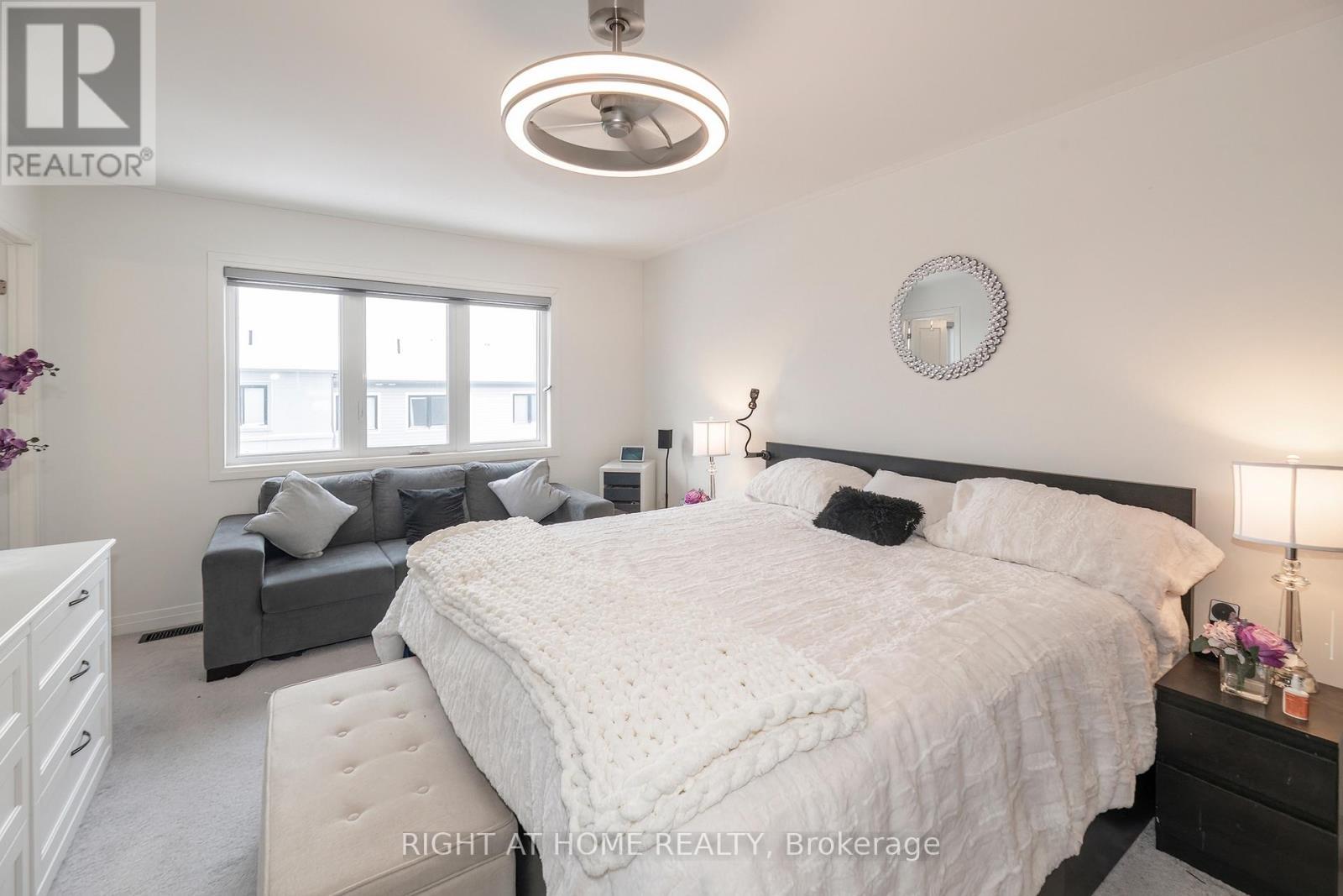 30 Caspian Square, Clarington, ON - Indoor Photo Showing Bedroom
