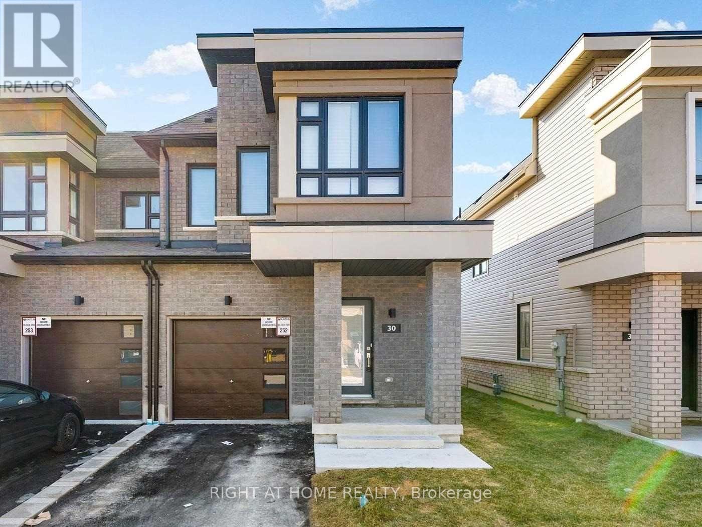 30 Caspian Square, Clarington, ON - Outdoor