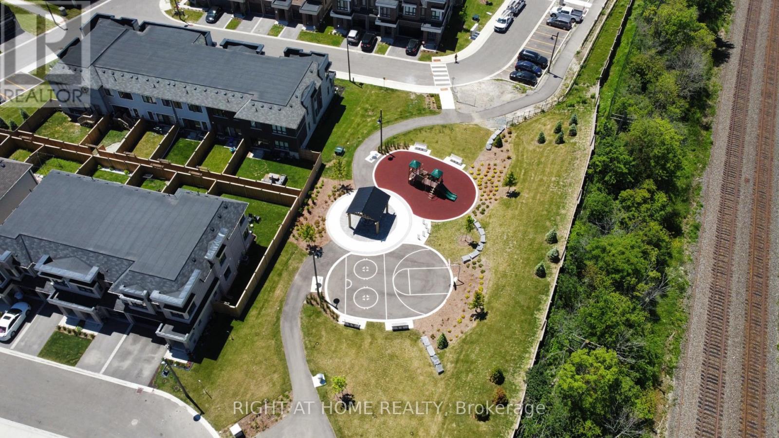 30 Caspian Square, Clarington, ON - With View