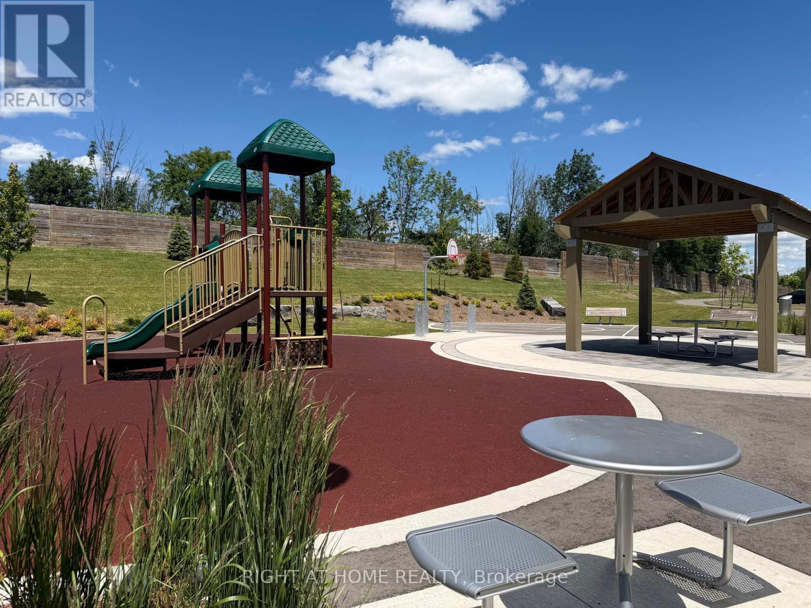 30 Caspian Square, Clarington, ON - Outdoor