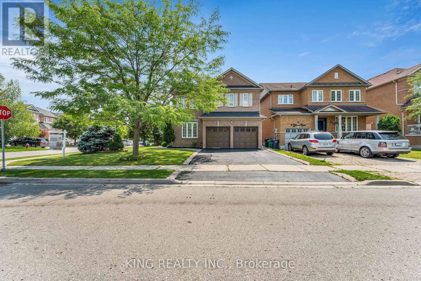 100 Pantomine Boulevard, Brampton, ON - Outdoor With Facade