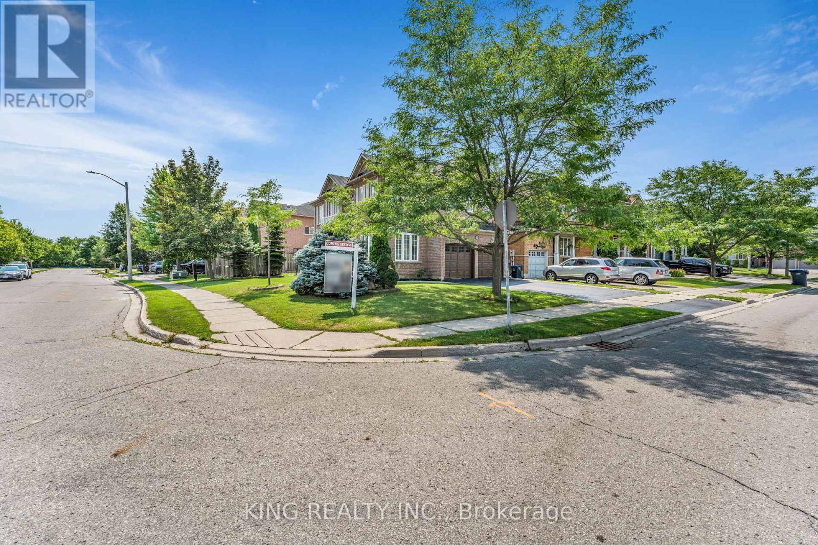 100 Pantomine Boulevard, Brampton, ON - Outdoor