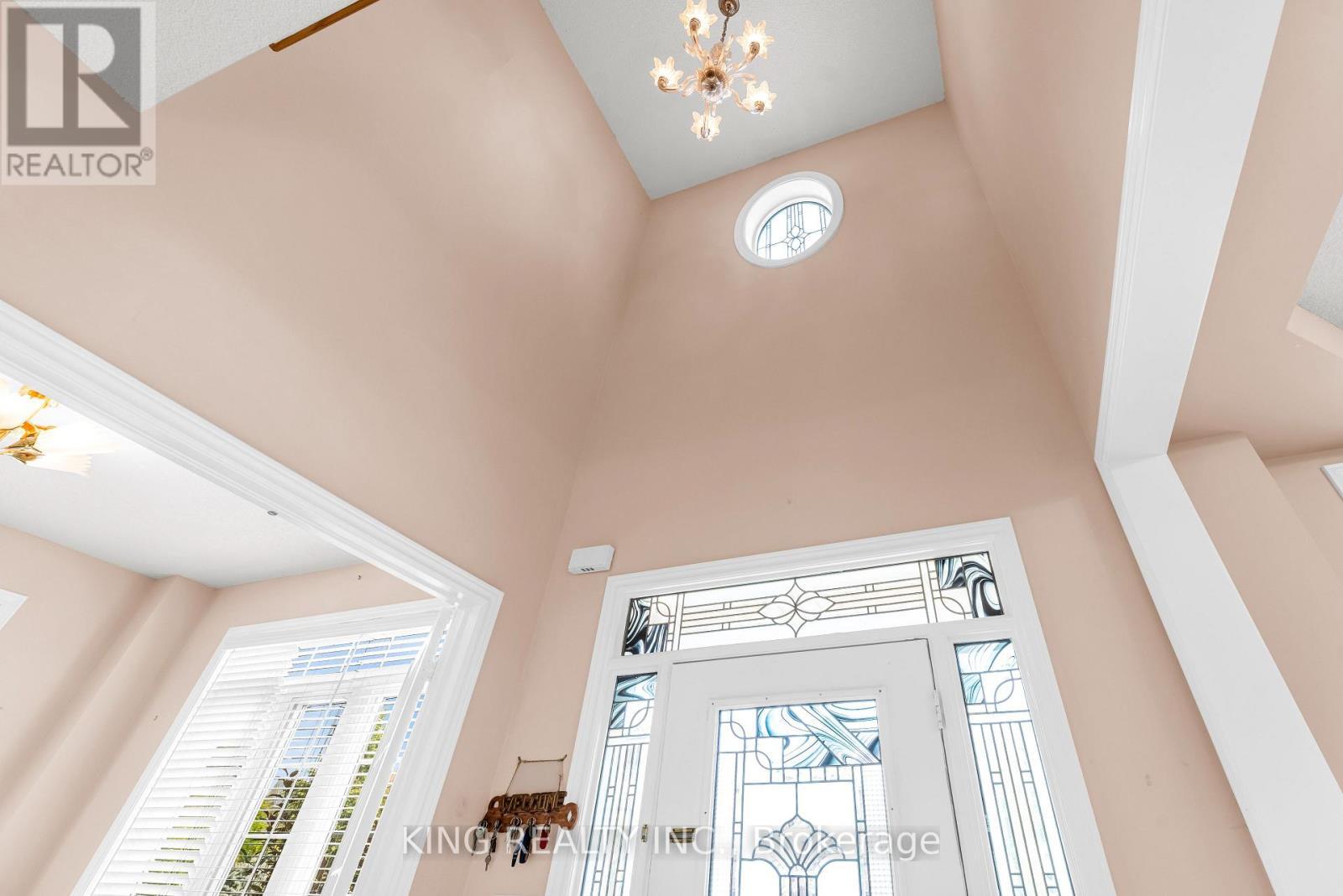 100 Pantomine Boulevard, Brampton, ON - Indoor Photo Showing Other Room