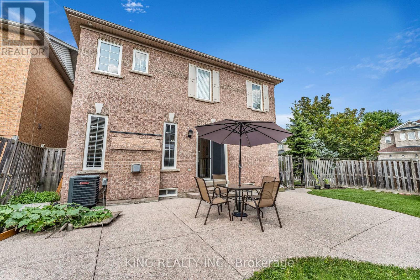 100 Pantomine Boulevard, Brampton, ON - Outdoor With Exterior