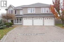 10 FISICO COURT Richmond Hill, ON L4B 3Z2