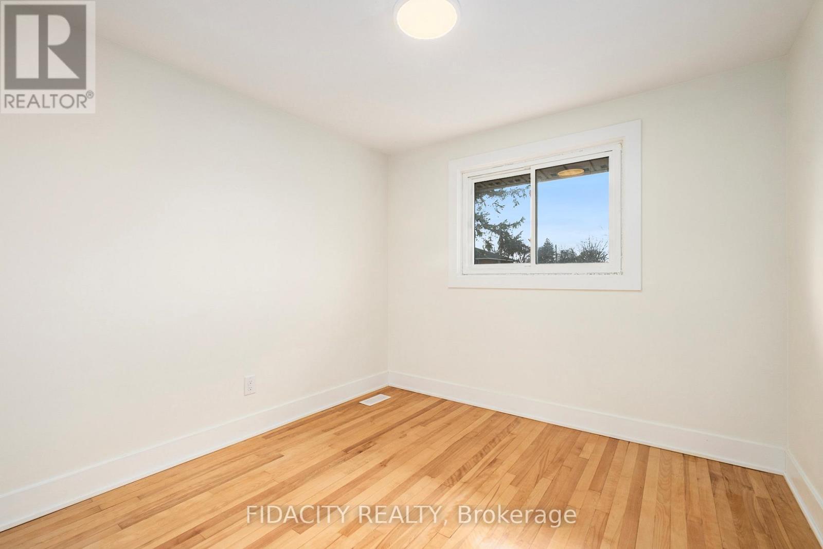 1030 Maitland Avenue, Ottawa, ON - Indoor Photo Showing Other Room