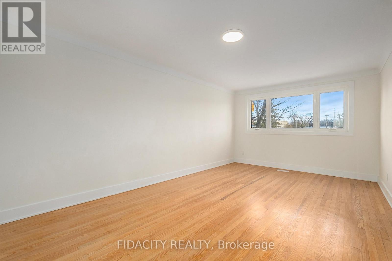 1030 Maitland Avenue, Ottawa, ON - Indoor Photo Showing Other Room