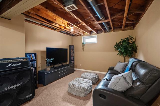 40 Argonne Bay, Winnipeg, MB - Indoor Photo Showing Basement
