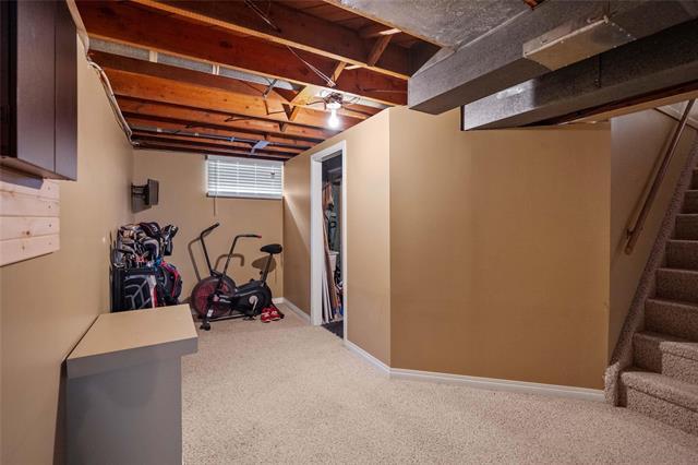40 Argonne Bay, Winnipeg, MB - Indoor Photo Showing Basement