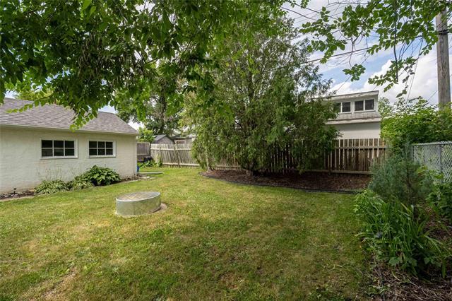 40 Argonne Bay, Winnipeg, MB - Outdoor