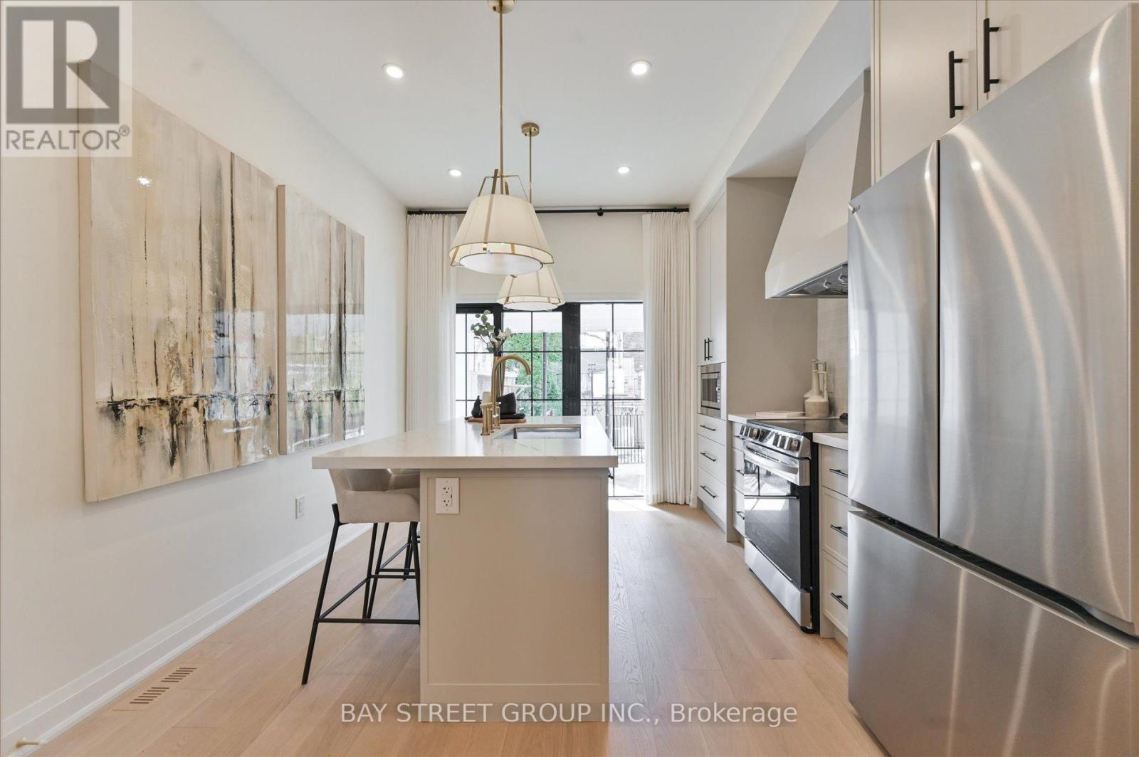 547 Eastern Avenue, Toronto, ON - Indoor Photo Showing Kitchen With Upgraded Kitchen