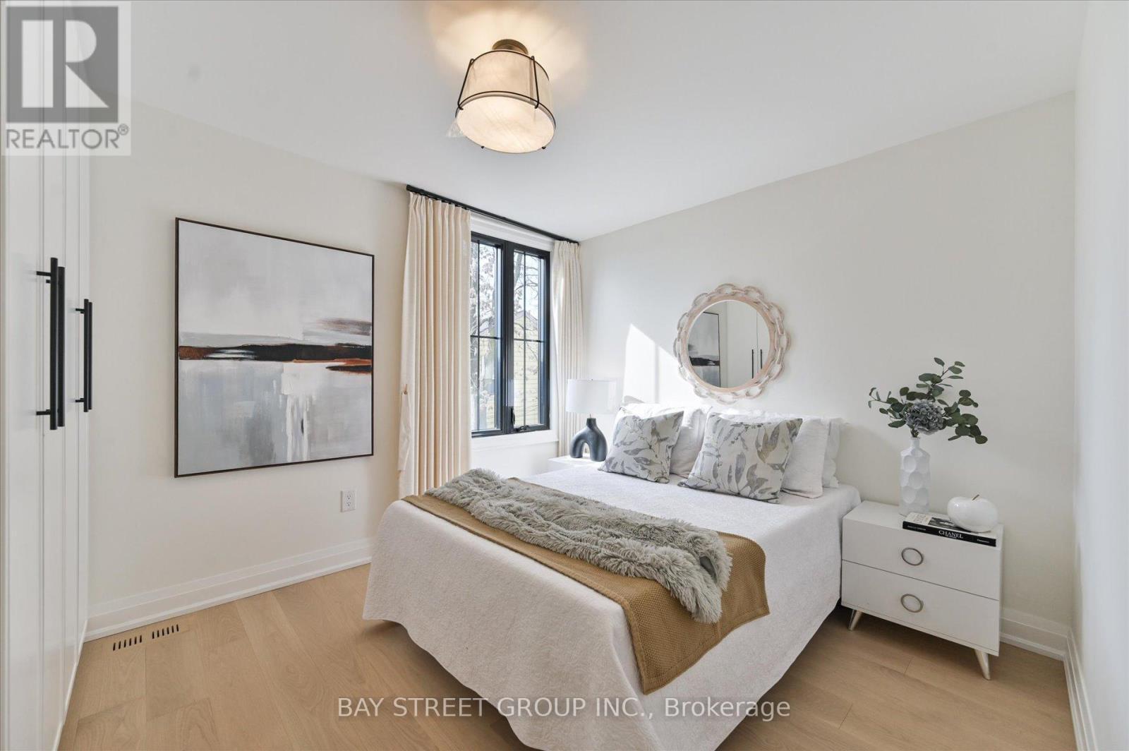 547 Eastern Avenue, Toronto, ON - Indoor Photo Showing Bedroom