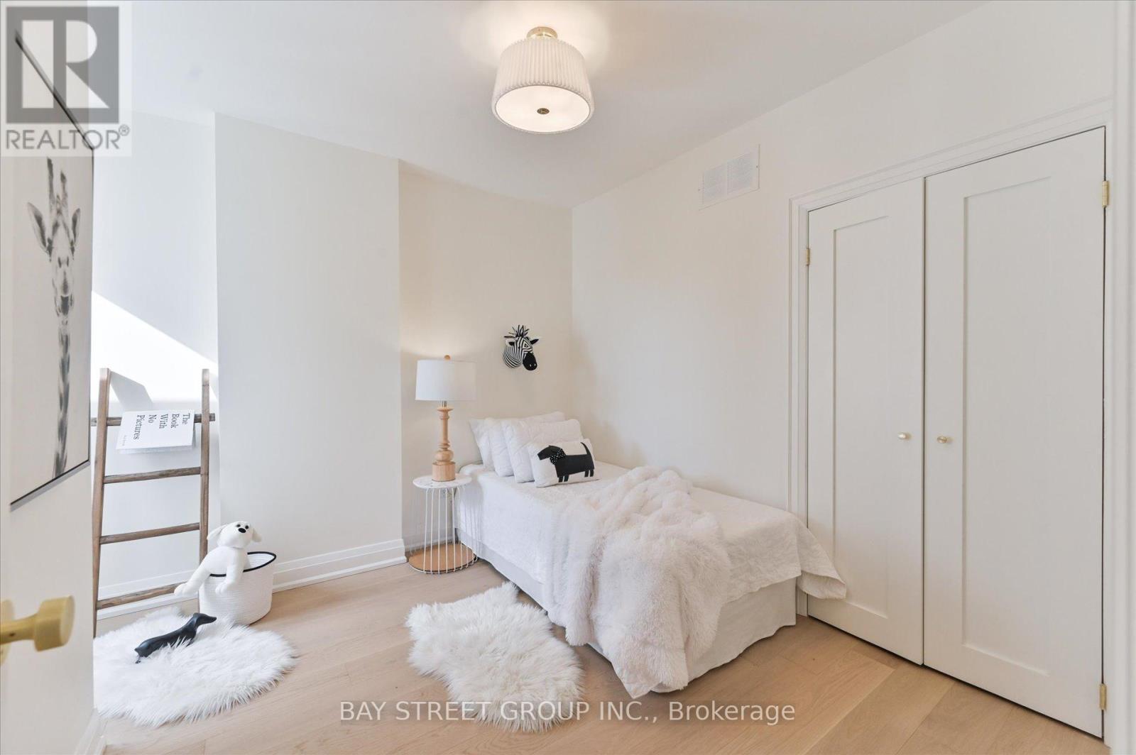 547 Eastern Avenue, Toronto, ON - Indoor Photo Showing Bedroom