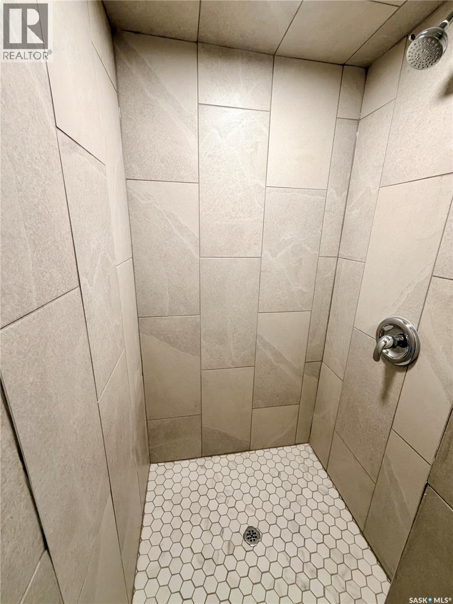 2173 Douglas Avenue, North Battleford, SK - Indoor Photo Showing Bathroom