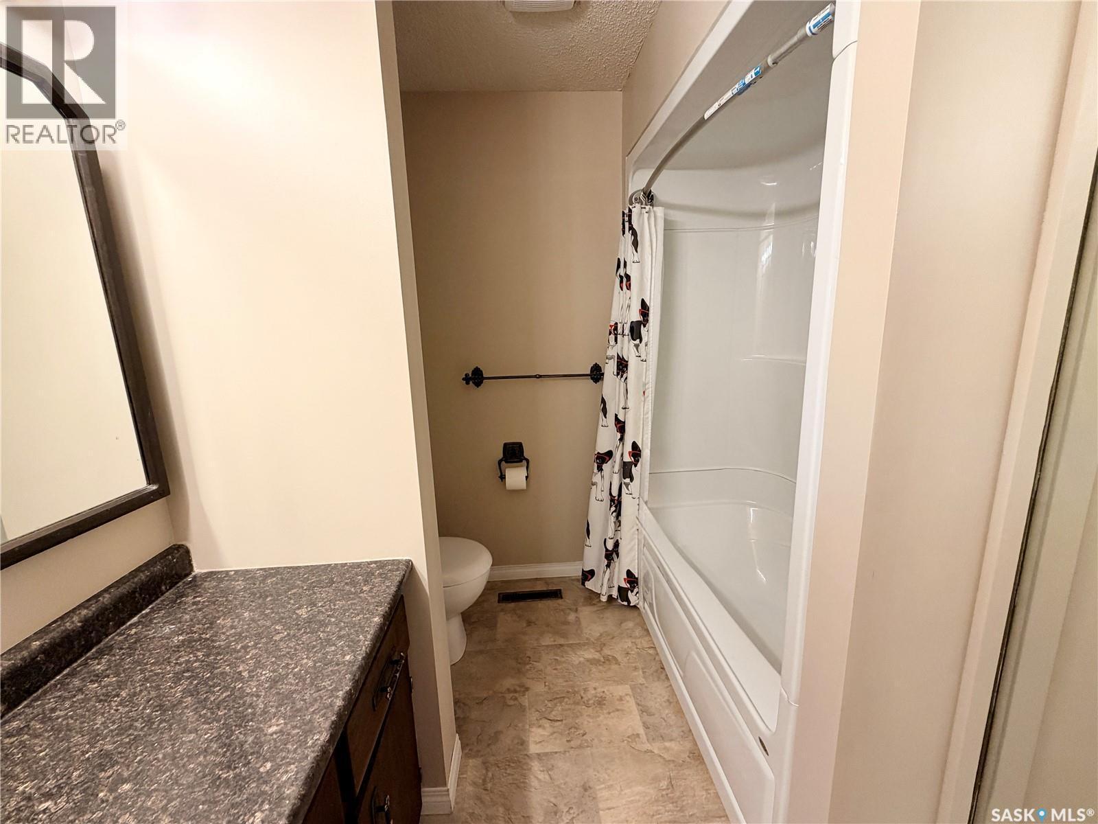 2173 Douglas Avenue, North Battleford, SK - Indoor Photo Showing Bathroom