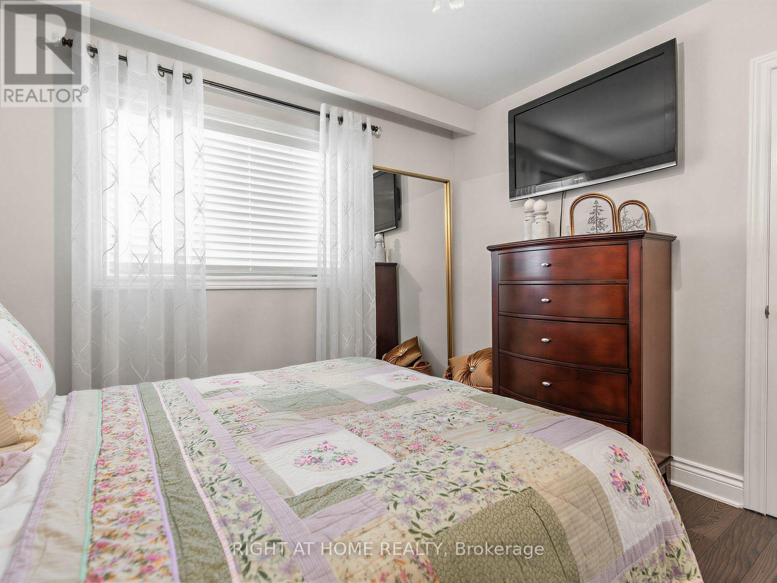 2 Grenadine Court, Toronto, ON - Indoor Photo Showing Bedroom