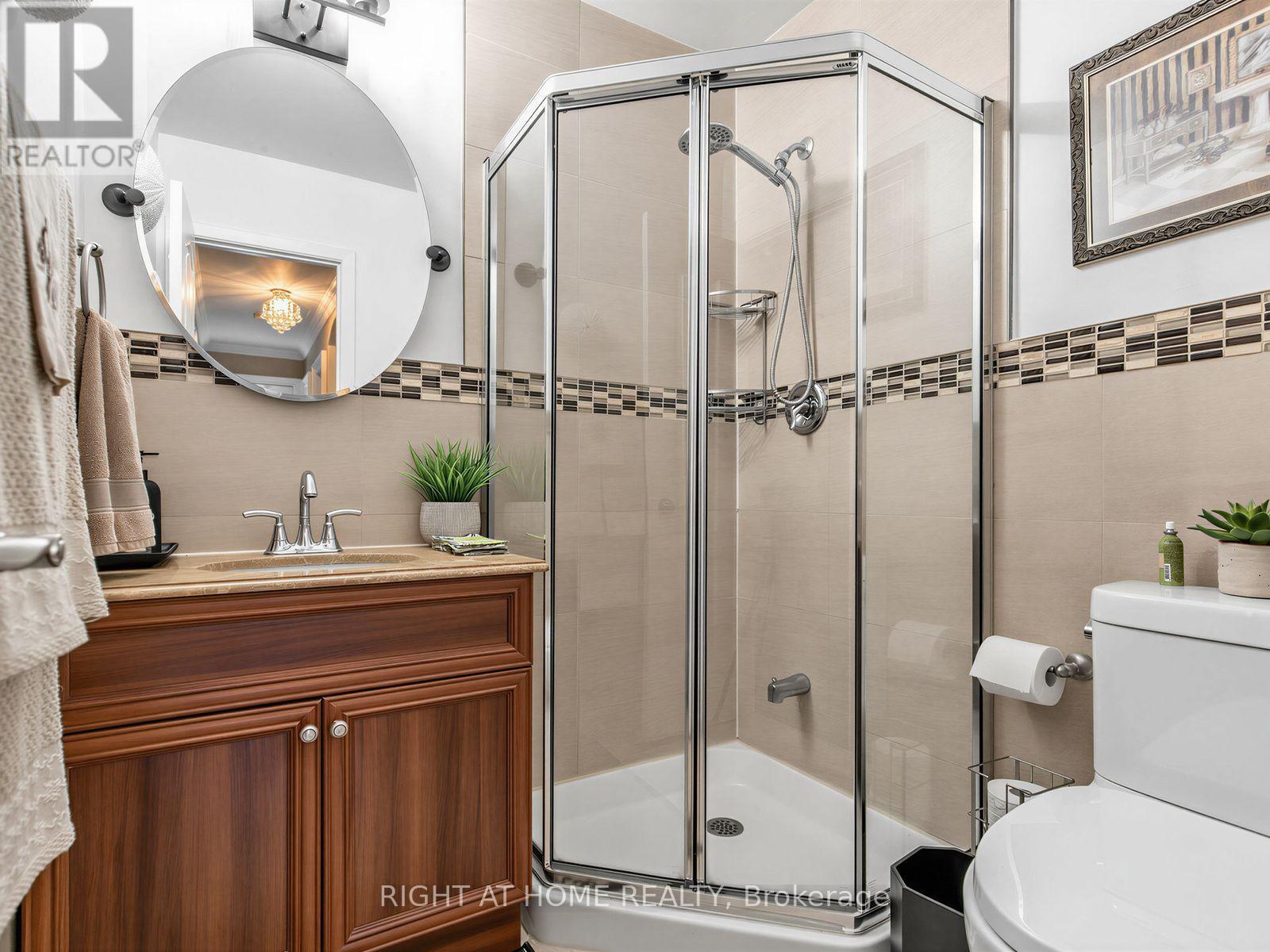 2 Grenadine Court, Toronto, ON - Indoor Photo Showing Bathroom