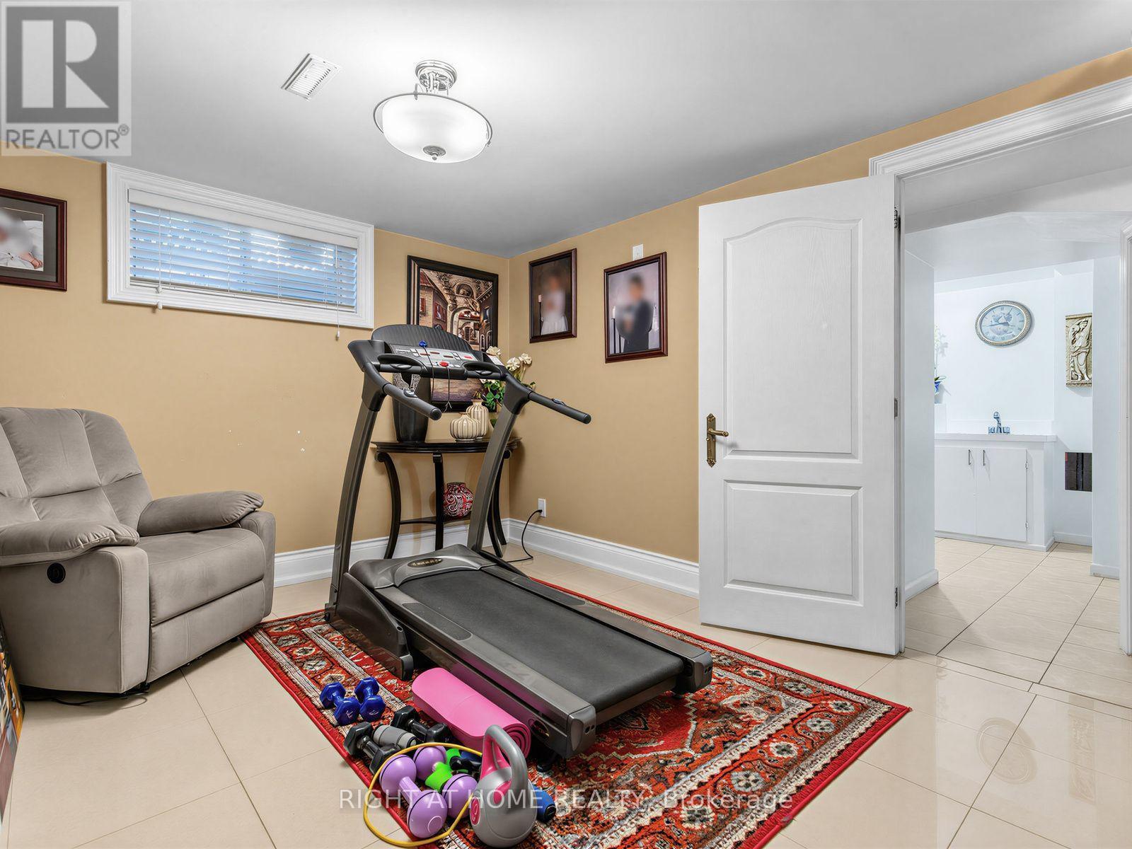 2 Grenadine Court, Toronto, ON - Indoor