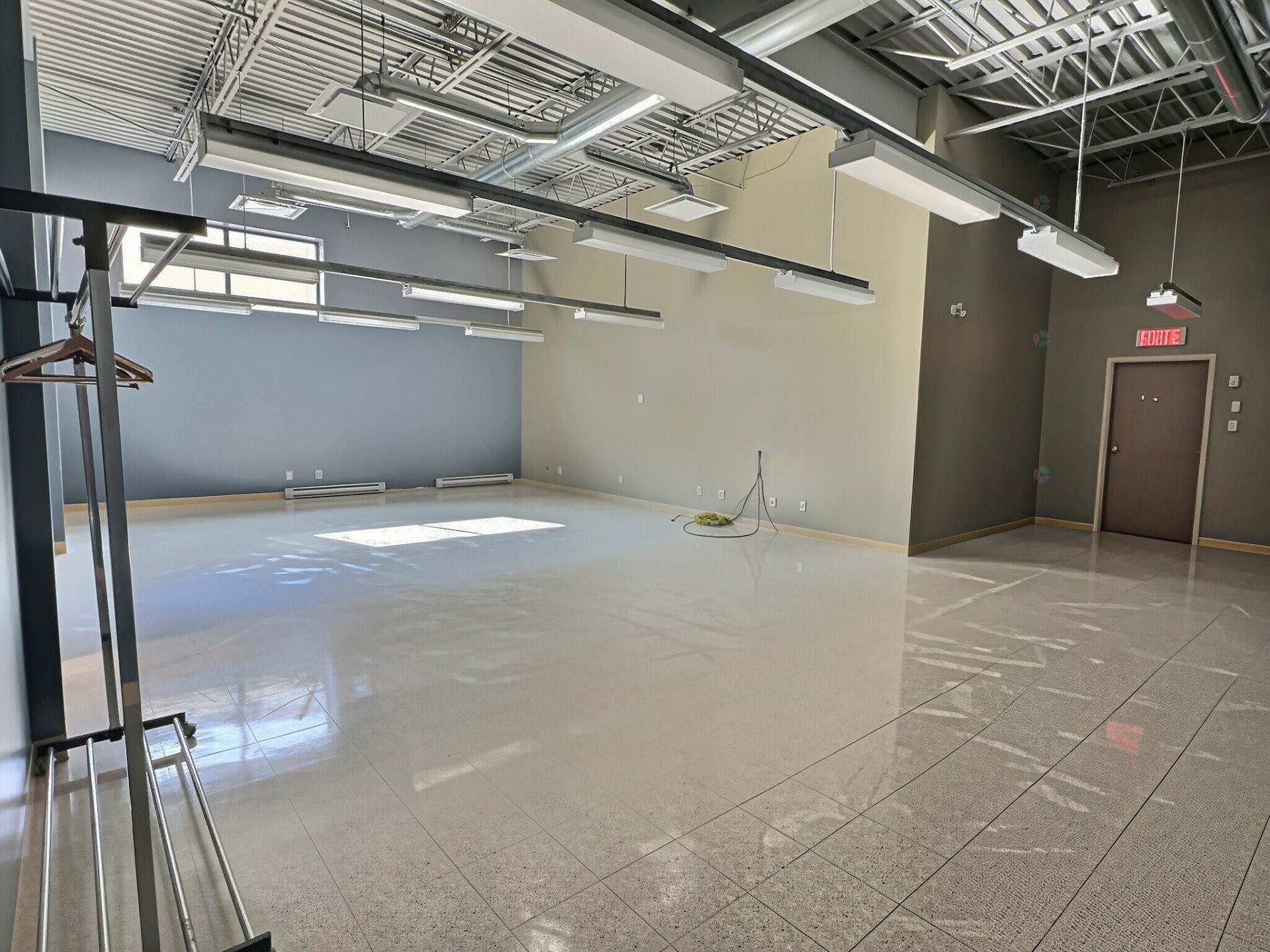 Salle - 25 Rue Gamble E., Rouyn-Noranda, QC - Indoor