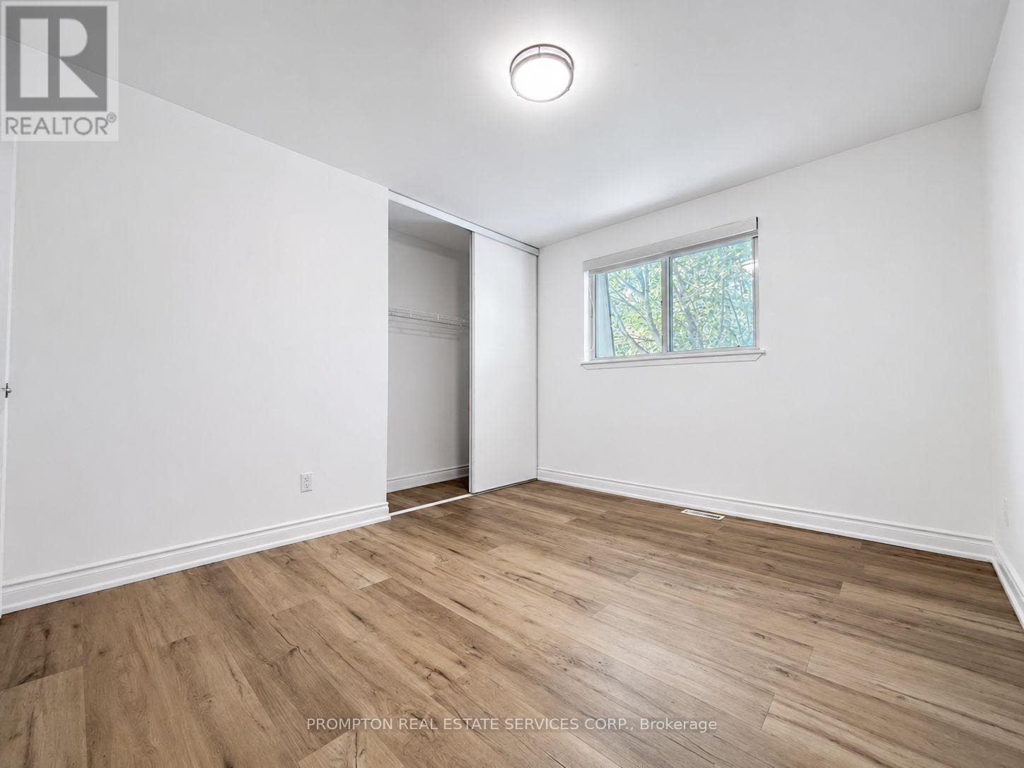 22 Poplar Crescent, Aurora, ON - Indoor Photo Showing Other Room
