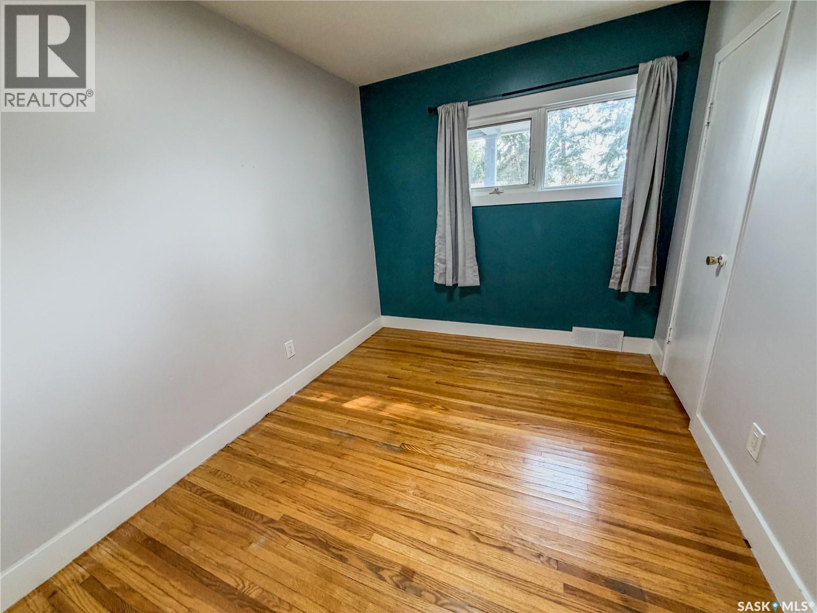 228 8Th Avenue E, Melville, SK - Indoor Photo Showing Other Room