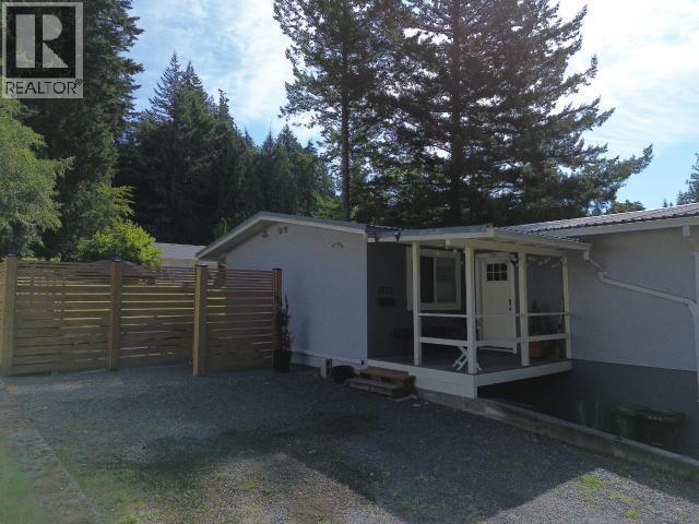 5720 Allen Ave, Powell River, BC - Outdoor