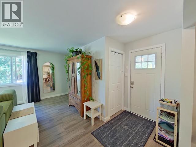 5720 Allen Ave, Powell River, BC - Indoor Photo Showing Other Room