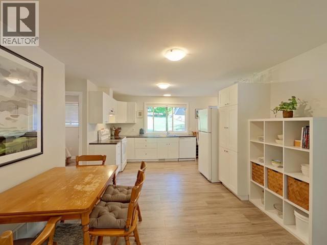 5720 Allen Ave, Powell River, BC - Indoor Photo Showing Other Room
