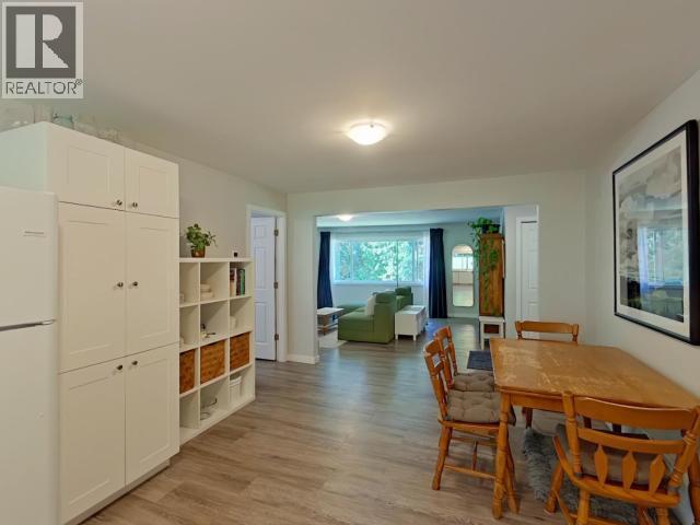 5720 Allen Ave, Powell River, BC - Indoor Photo Showing Dining Room