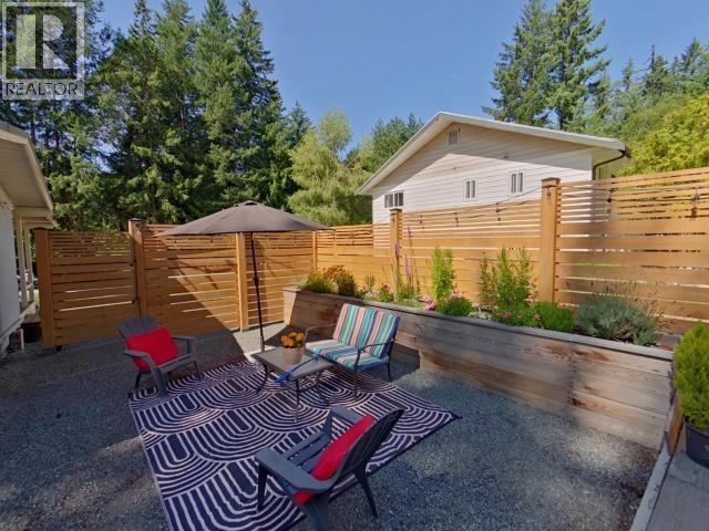 5720 Allen Ave, Powell River, BC - Outdoor With Exterior