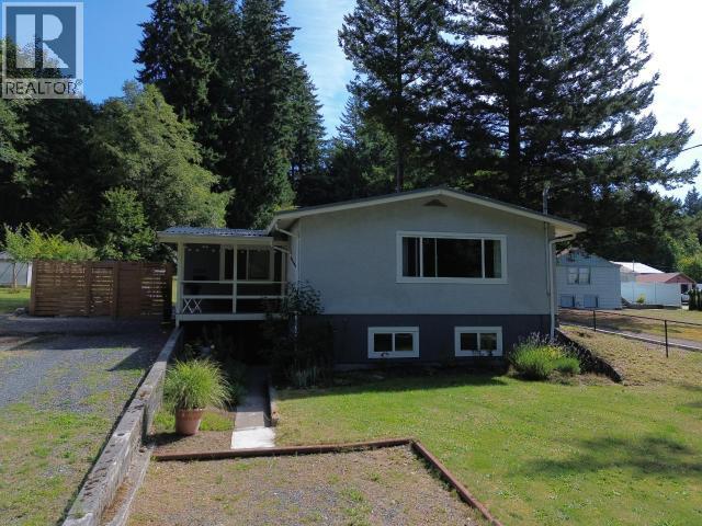 5720 Allen Ave, Powell River, BC - Outdoor