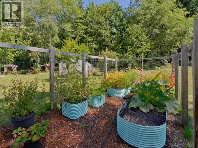 5720 Allen Ave, Powell River, BC - Outdoor